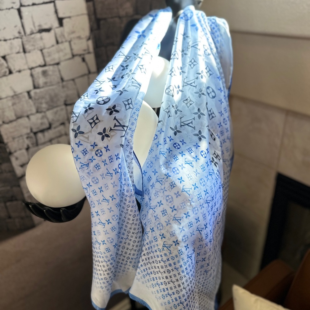 Louis Vuitton Scarf Light Blue Silk100 %